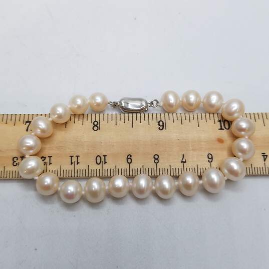 Sterling Silver FW Pearl Knotted 7.8mm 7in Bracelet 17.0g image number 5