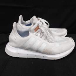 WOMENS WHITE  ADIDAS SHOES SIZE 7