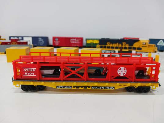 Assorted Model Train Cars W/ Accessories image number 4
