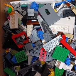 9.6 lbs Bulk Assorted LEGO Bricks alternative image