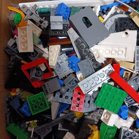 9.6 lbs Bulk Assorted LEGO Bricks image number 2