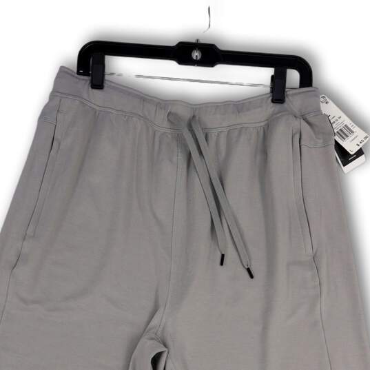 NWT Mens Gray Drawstring Elastic Waist Pocket Athletic Shorts Size Large image number 3