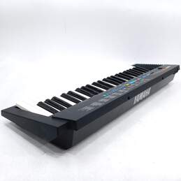 VNTG Yamaha Brand PSR-2 Model Electronic Keyboard/Piano alternative image