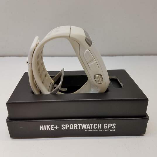 Nike+ SportWatch GPS Powered by TomTom (White) image number 3