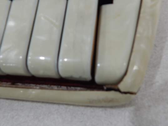 VNTG Noble Brand Juniorette Model 41 Key/120 Button Piano Accordion (Parts and Repair) image number 3
