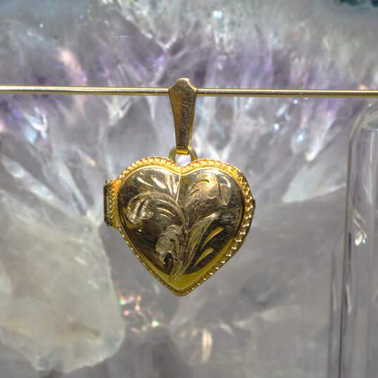 Vintage 18K Yellow Gold Etched Heart Locket Pendant - 4.58g image number 1