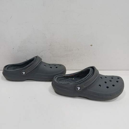 Dual Crocs Gray Comfort Size in Women's 12 & Men's 10 image number 4