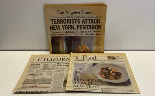 Lot of Assorted Publications Covering the 9/11 Attack image number 2