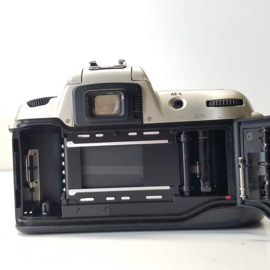 Nikon N60 35mm SLR Camera with Lens image number 7
