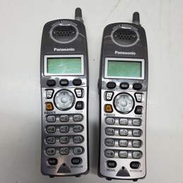 Panasonic Wireless 2 Receiver and Base Land Line Telephone Model KX-TG5452M alternative image