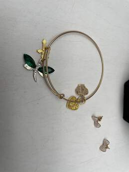 Set Of 3 Pieces Womens Necklace Bracelet & Earrings 23g J-0547099-B-05 alternative image