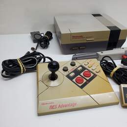Nintendo NES 1985 Classic Game Console w/ Extra Controllers (Untested) alternative image