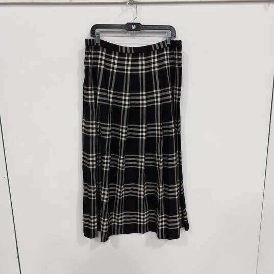 Pendleton Black Plaid Pleated Long Skirt Women's Size M image number 1