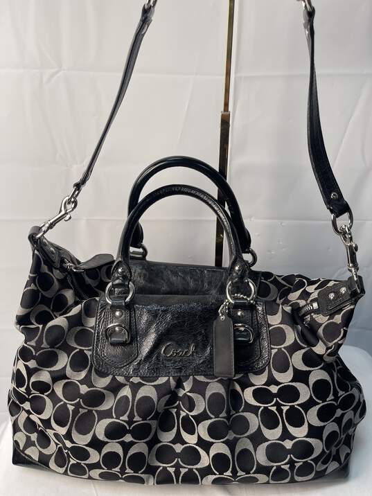 Certified Authentic Coach Black/Gray Hand Bag image number 3