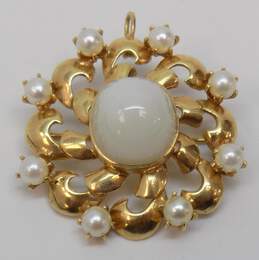 Vintage 14K Gold White Cats Eye Cabochon & Pearls Scalloped Circle Pendant Brooch 12.8g