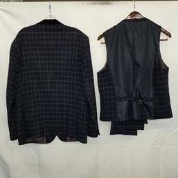 Men's House of Cavani Navy/Tan Check Blazer 3pc Suit Size 44R/38R alternative image