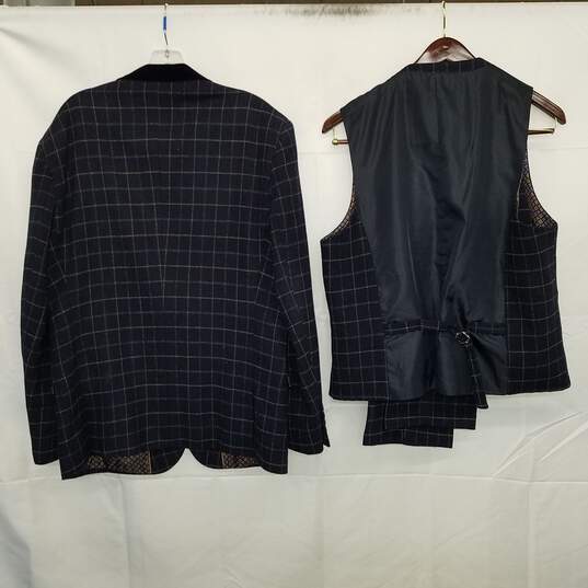 Men's House of Cavani Navy/Tan Check Blazer 3pc Suit Size 44R/38R image number 2