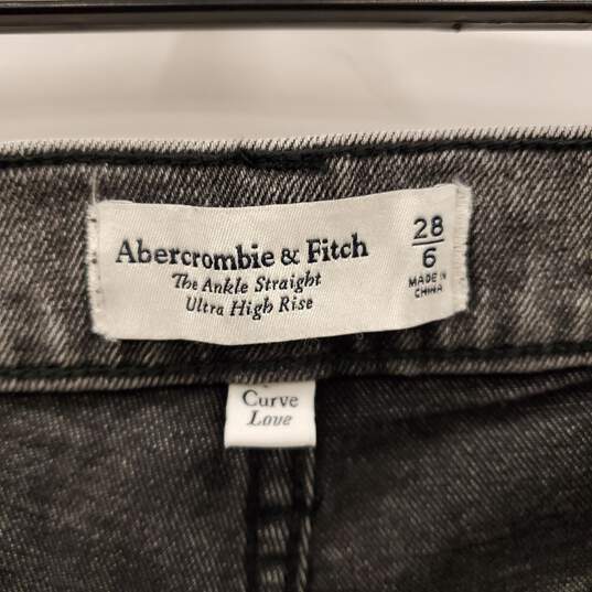 Abercrombie & Fitch Women Gray Wash Ultra High Rise Jeans NWT sz 28 image number 4