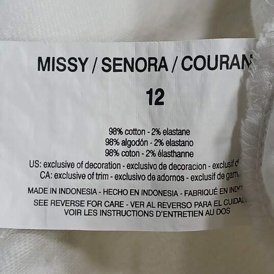 Gloria Vanderbilt Women's White Capri Jeans Size 12 image number 4
