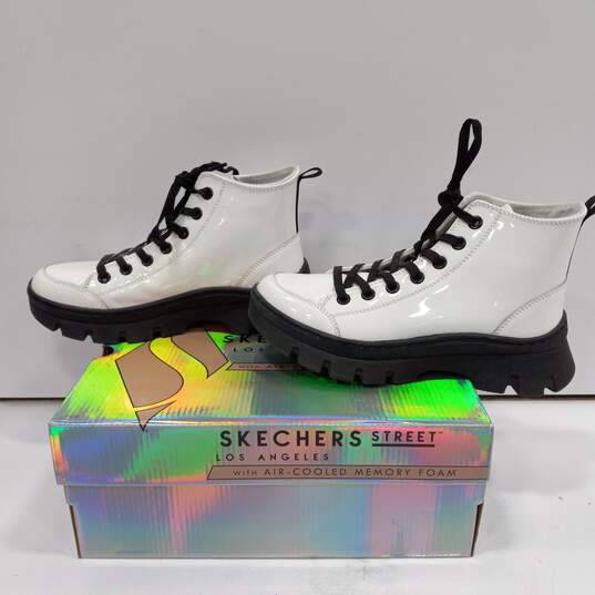 Skechers White Patent Leather Boots Women's Size 7.5 IOB image number 2