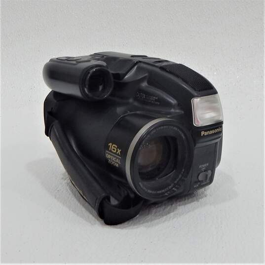 Panasonic PalmSight PV-L557 VHS-C Handheld Video Camera W/ Manuals & Accessories & Ninoka NK-700 W/ 50mm Lens image number 9