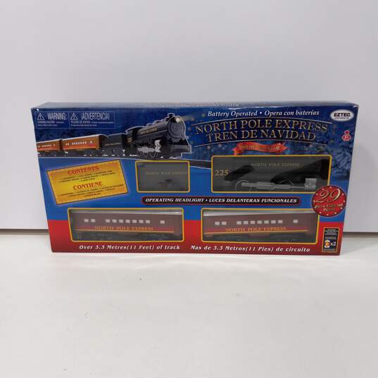 Eztec North Pole Express Battery Operated Train Set image number 1