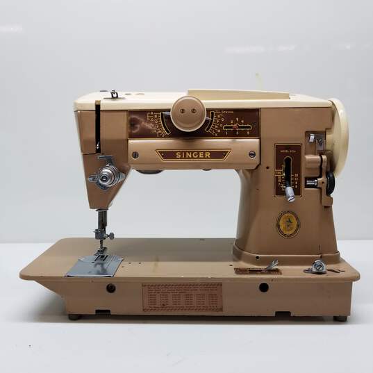 Vintage Singer Sewing Machine Model 401A image number 1