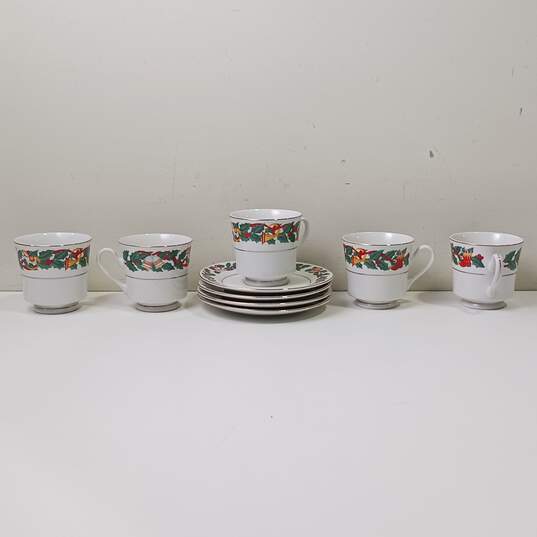 Bundle of Royal Majestic Holiday China Teacups and Saucers image number 1