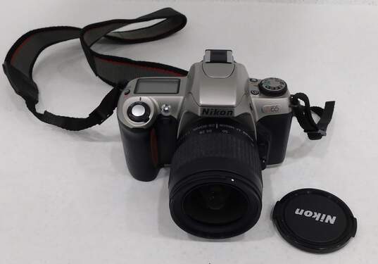 Nikon N65 SLR 35mm Film Camera W/ Nikkor 28-80mm Lens & Accessories image number 2