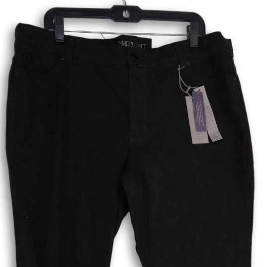 NWT Womens Black Denim Dark Wash Mid Rise Bootcut Jeans Size 8W L image number 3