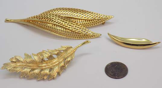 Vintage Coro Corocraft & Monet Goldtone MCM Brushed Wavy & Smooth Leaf & Latticed Leaves Bunch Brooches Variety 41g image number 2