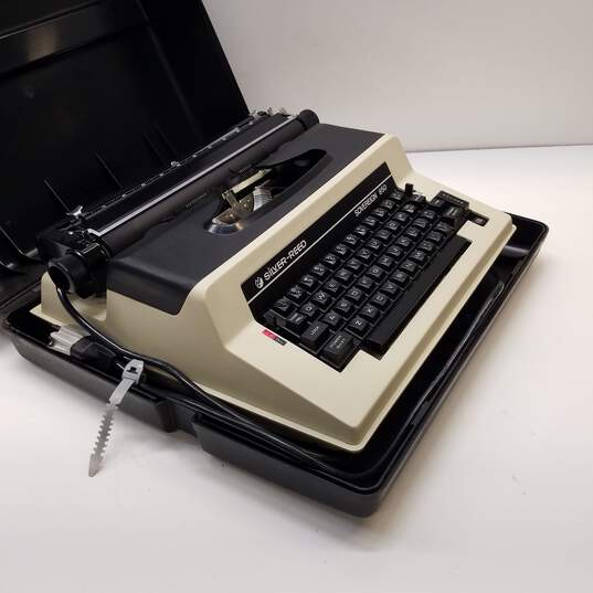 Silver-Reed Sovereign 850 Electric Typewriter-SOLD AS IS, FOR PARTS OR REPAIR image number 3