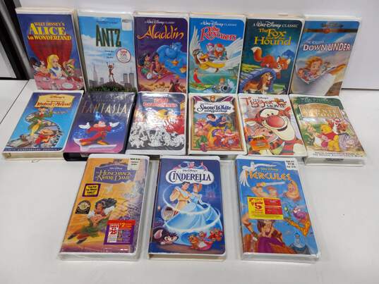 Bundle of 15 Assorted Disney VHS Tapes image number 1