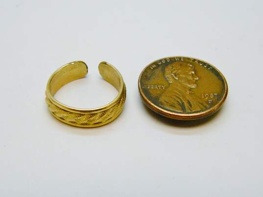 10K Gold Textured Ridged Band Adjustable Toe Ring 1.8g image number 3