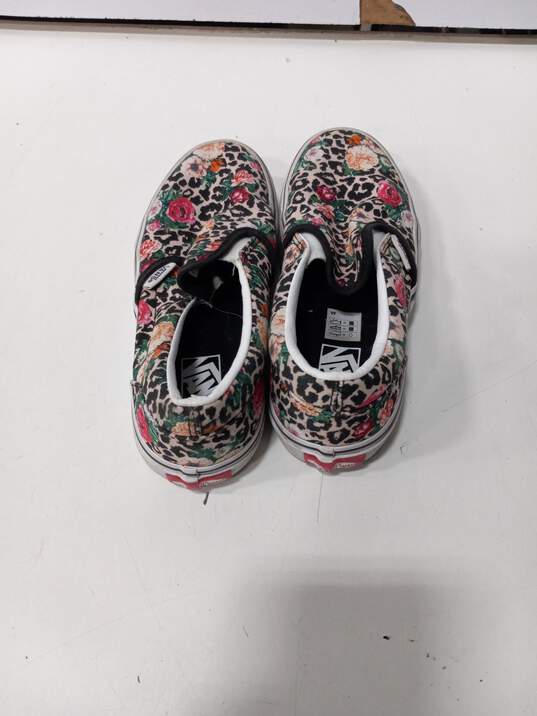 Vans Girls Canvas Classic Slip On Shoes Size 1.5 image number 2