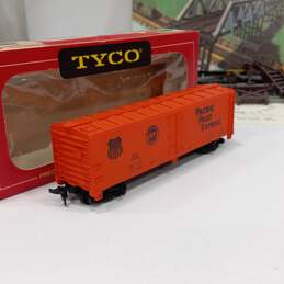 Bundle of Tyco Train Cars, Train Tracks & Accessories alternative image