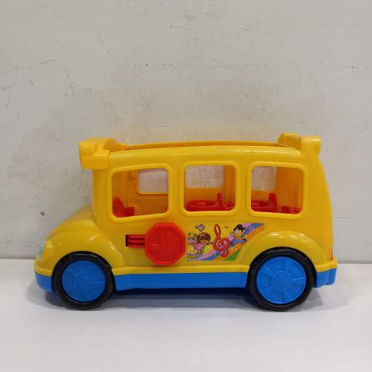 Fisher-Price Little People Lil' Movers School Bus image number 2