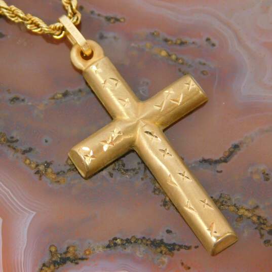 14K Yellow Gold Etched Cross Pendant On Rope Chain Necklace 4.9g image number 1