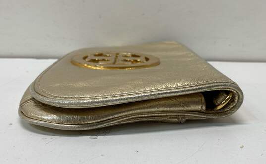 Tory Burch Leather Amanda Convertible Clutch Gold Metallic image number 5