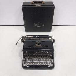 ROYAL Classic Typewriter In Case