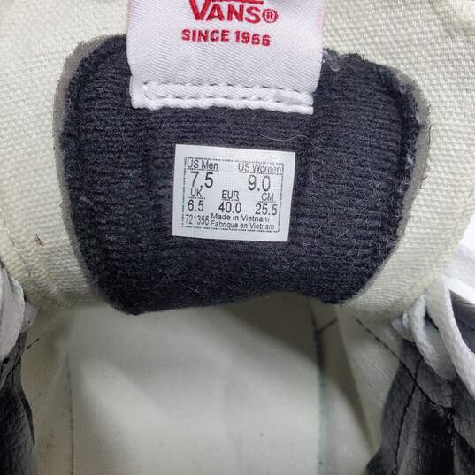 Vans Sk8-Hi Sneakers High Tops in Black/White Men's 7.5 Women's 9 image number 7