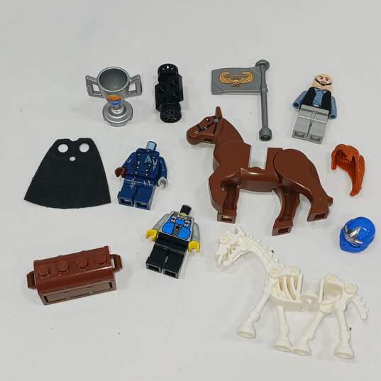 0.4 Lbs. Of Assorted Lego Minifigures image number 4