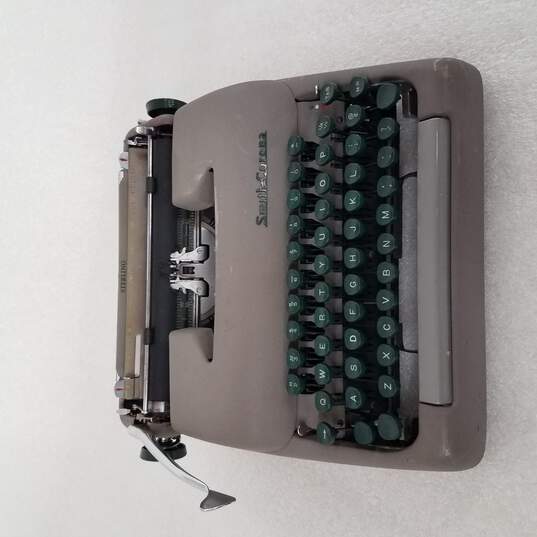 Vintage 1950s Smith Corona Sterling Manual Typewriter Grey w/Green Keys image number 1