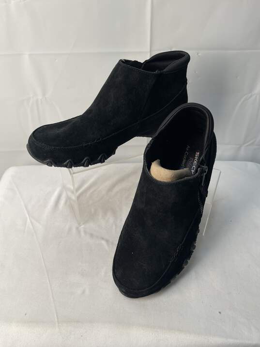 Skechers Relaxed Fit Black Suede Sipper Ankle Boot IOB Size 7.5 image number 4