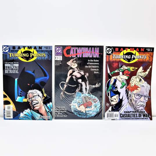 DC Mini Series Comic Book Sets image number 9