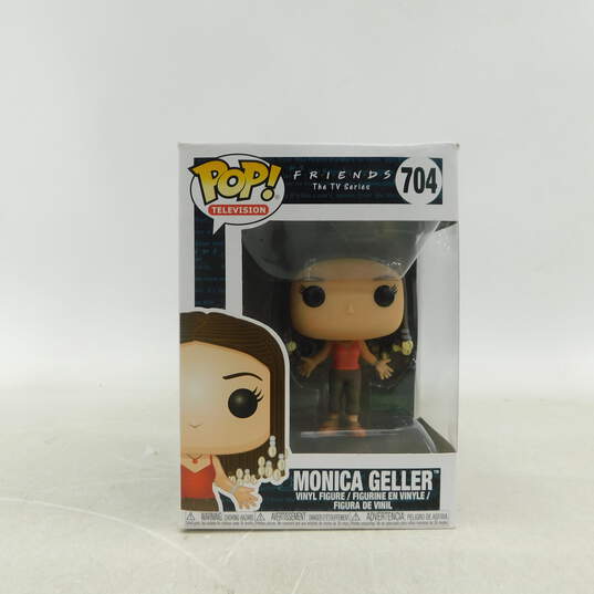 2 Friends Funko Pops Monica And Hugsy image number 2