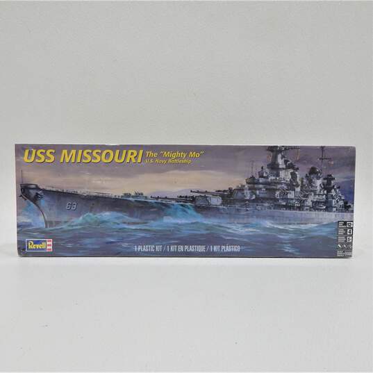 Revell The Mighty Mo U.S.S. Missouri Battleship 1:535 Scale Model Kit Sealed image number 1