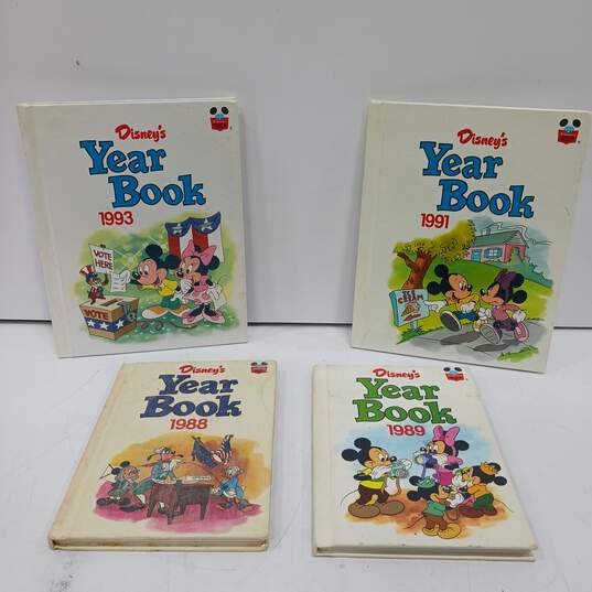 Bundle of 4 Disney's Year Books image number 2