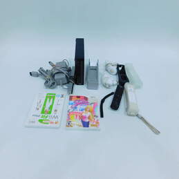 Nintendo Wii Gaming Console W/ 2 Games & Accessories