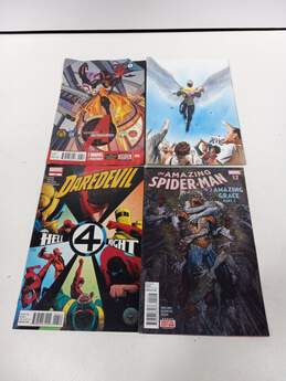 Bundle of 13 Assorted Marvel Comics alternative image